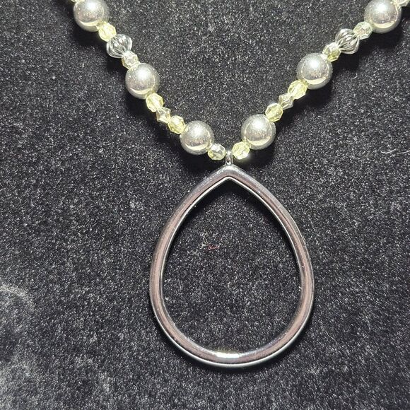 New York Silver Tone Beaded Necklace Teardrop Shaped Pendant 17-19" - Picture 4 of 14